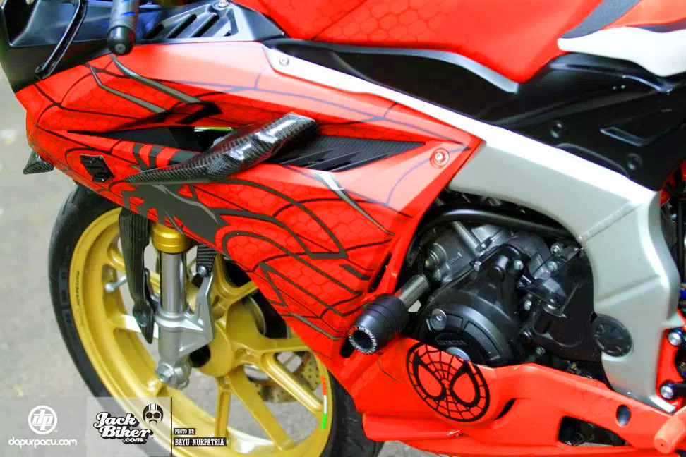 Honda CBR250RR do phong cach 'Nguoi Nhen' o Indonesia hinh anh 4